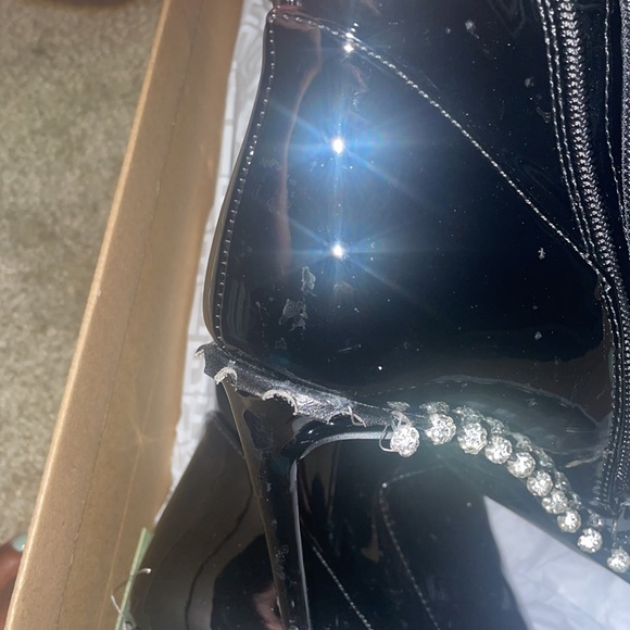 Patent leather thigh high boots - Picture 2 of 4